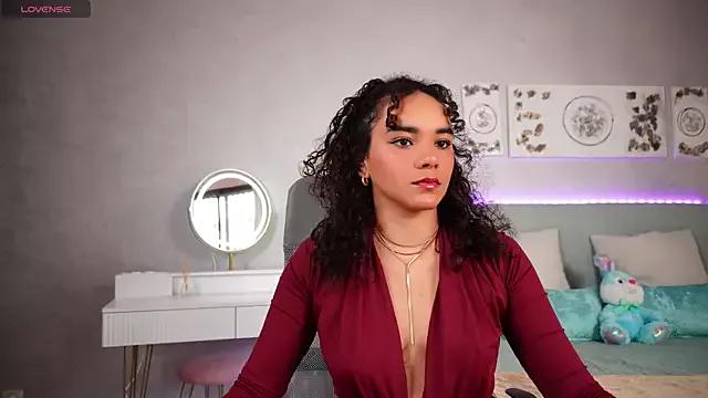 Try our girls live displays and explore the company of endless strippers, with beautiful physiques, vibrating toys and more.