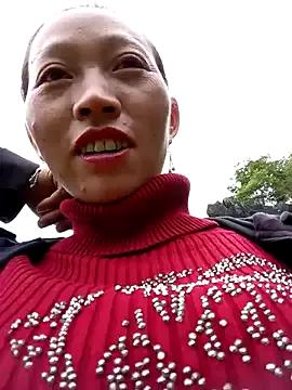 Try our girls live displays and explore the company of endless strippers, with beautiful physiques, vibrating toys and more.