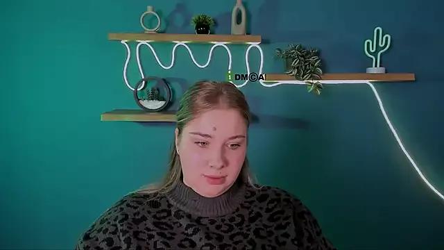 Try our girls live displays and explore the company of endless strippers, with beautiful physiques, vibrating toys and more.