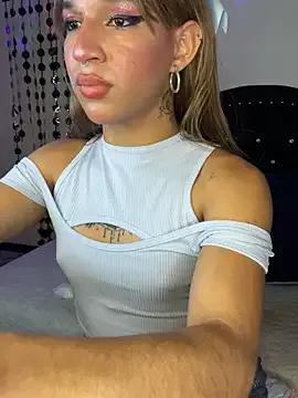Try our girls live displays and explore the company of endless strippers, with beautiful physiques, vibrating toys and more.