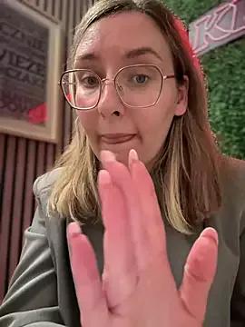 The_Snowwhitee from StripChat is Freechat