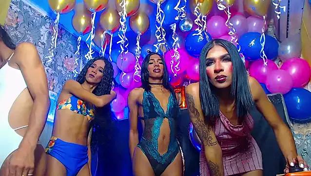 Try our girls live displays and explore the company of endless strippers, with beautiful physiques, vibrating toys and more.