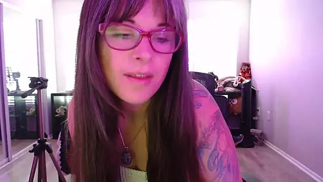 Try our girls live displays and explore the company of endless strippers, with beautiful physiques, vibrating toys and more.