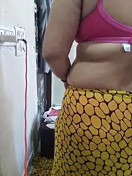 Try our girls live displays and explore the company of endless strippers, with beautiful physiques, vibrating toys and more.