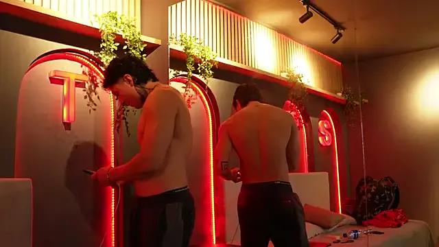 Try our girls live displays and explore the company of endless strippers, with beautiful physiques, vibrating toys and more.