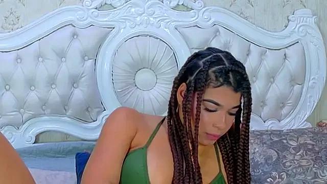 TiaraRosse from StripChat is Freechat
