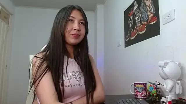 tifanny-squirt from StripChat is Freechat