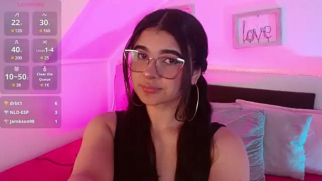 Try our girls live displays and explore the company of endless strippers, with beautiful physiques, vibrating toys and more.