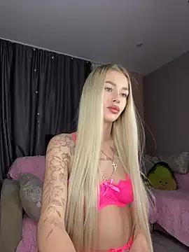 Try our girls live displays and explore the company of endless strippers, with beautiful physiques, vibrating toys and more.