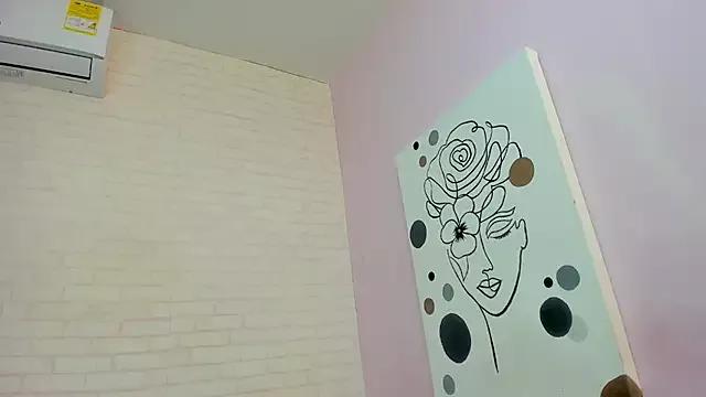 Try our girls live displays and explore the company of endless strippers, with beautiful physiques, vibrating toys and more.