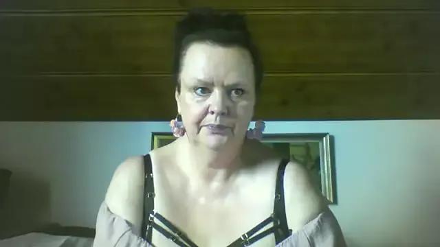 TiffanyMature from StripChat is Freechat