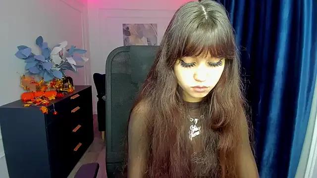 TiffanyYounge from StripChat is Freechat