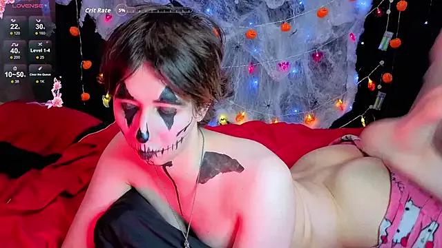 Try our girls live displays and explore the company of endless strippers, with beautiful physiques, vibrating toys and more.