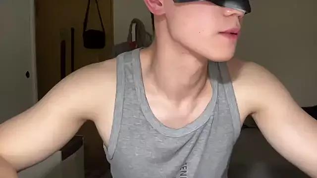 tomtom_henry from StripChat is Freechat