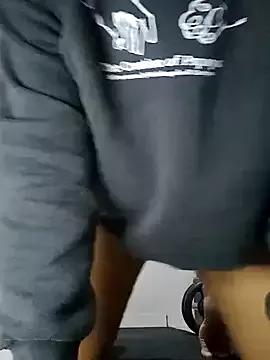 tscrisaraujonb from StripChat is Freechat