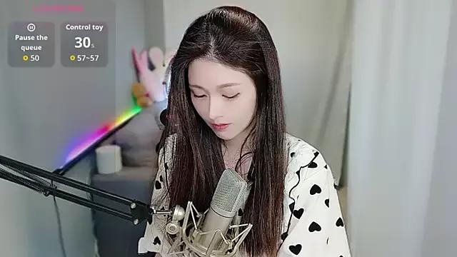 Try our girls live displays and explore the company of endless strippers, with beautiful physiques, vibrating toys and more.