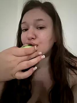 Twinklelove25 from StripChat is Freechat