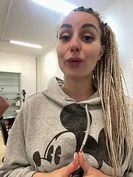 Try our girls live displays and explore the company of endless strippers, with beautiful physiques, vibrating toys and more.