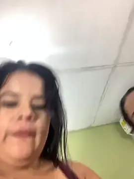 Avatar of twocurvylatins