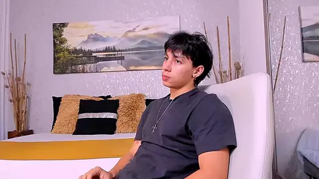 Tyler_durten from StripChat is Freechat