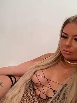 UKJuicyPrincess from StripChat