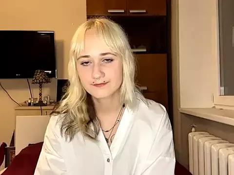 Try our girls live displays and explore the company of endless strippers, with beautiful physiques, vibrating toys and more.