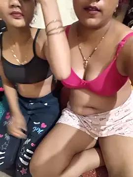Photos of Unique_MomandDaughterrs from StripChat is Freechat