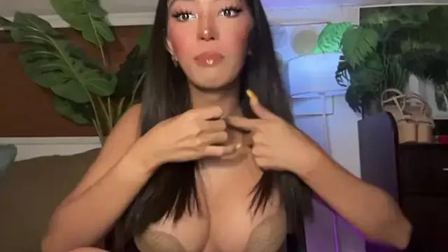 ur_jessica from StripChat is Freechat