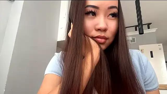 Try our girls live displays and explore the company of endless strippers, with beautiful physiques, vibrating toys and more.