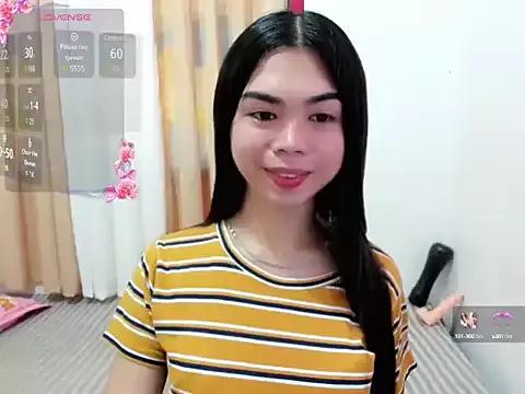 UrHotSexyShine from StripChat is Freechat
