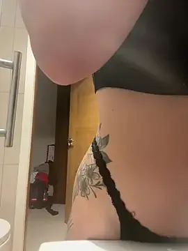 urprettygirlleenay — Naked