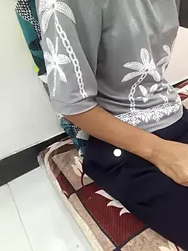 Urs_sassyshikha — Nude dance with ashole fingering n pussy