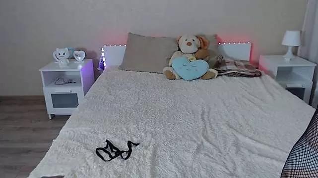 Uwupeach from StripChat
