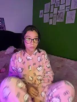 Valen-Foxx from StripChat is Freechat