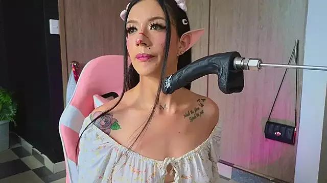 Try our girls live displays and explore the company of endless strippers, with beautiful physiques, vibrating toys and more.