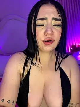 Try our girls live displays and explore the company of endless strippers, with beautiful physiques, vibrating toys and more.