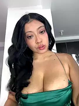 Try our girls live displays and explore the company of endless strippers, with beautiful physiques, vibrating toys and more.