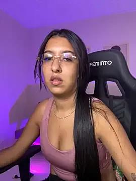 Try our girls live displays and explore the company of endless strippers, with beautiful physiques, vibrating toys and more.