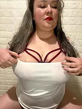 VandaNoira from StripChat is Freechat