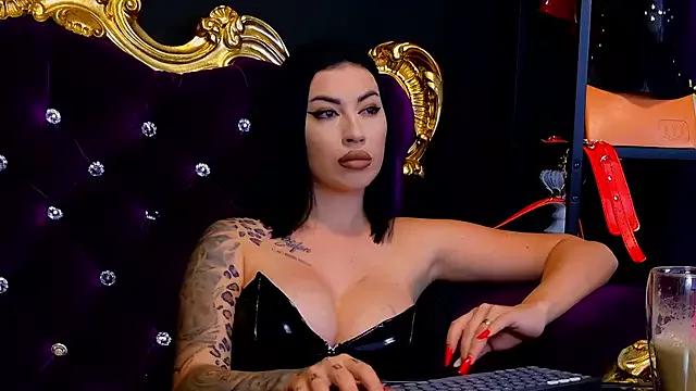 Try our girls live displays and explore the company of endless strippers, with beautiful physiques, vibrating toys and more.