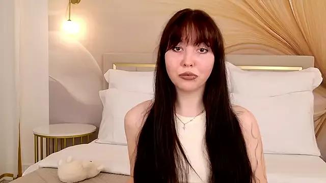 Try our girls live displays and explore the company of endless strippers, with beautiful physiques, vibrating toys and more.