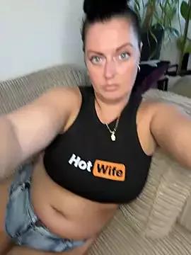 vanessaNL from StripChat is Freechat