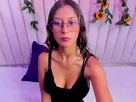 Try our girls live displays and explore the company of endless strippers, with beautiful physiques, vibrating toys and more.