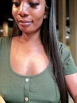 VannessaJj from StripChat is Freechat