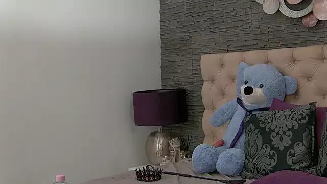 VannyFoxx from StripChat is Freechat