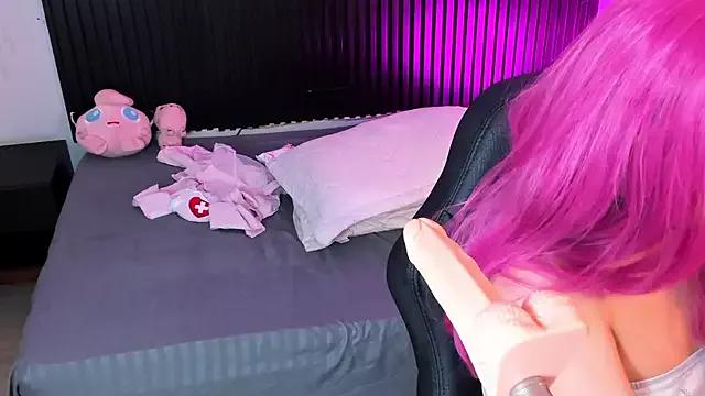 Try our girls live displays and explore the company of endless strippers, with beautiful physiques, vibrating toys and more.