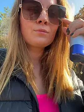 Try our girls live displays and explore the company of endless strippers, with beautiful physiques, vibrating toys and more.