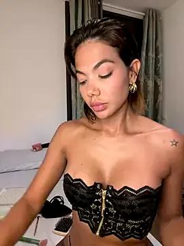Try our girls live displays and explore the company of endless strippers, with beautiful physiques, vibrating toys and more.