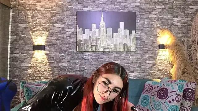 Try our girls live displays and explore the company of endless strippers, with beautiful physiques, vibrating toys and more.