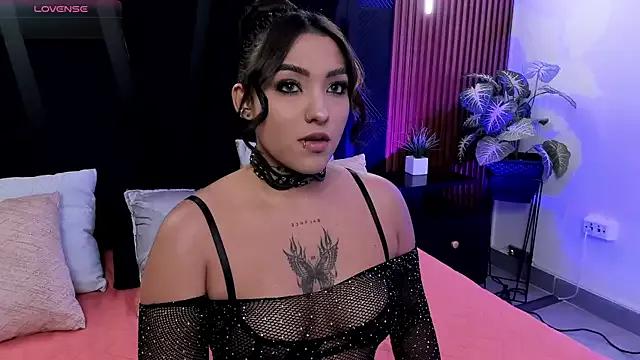 Veronicaa_Rosse_ from StripChat is Freechat